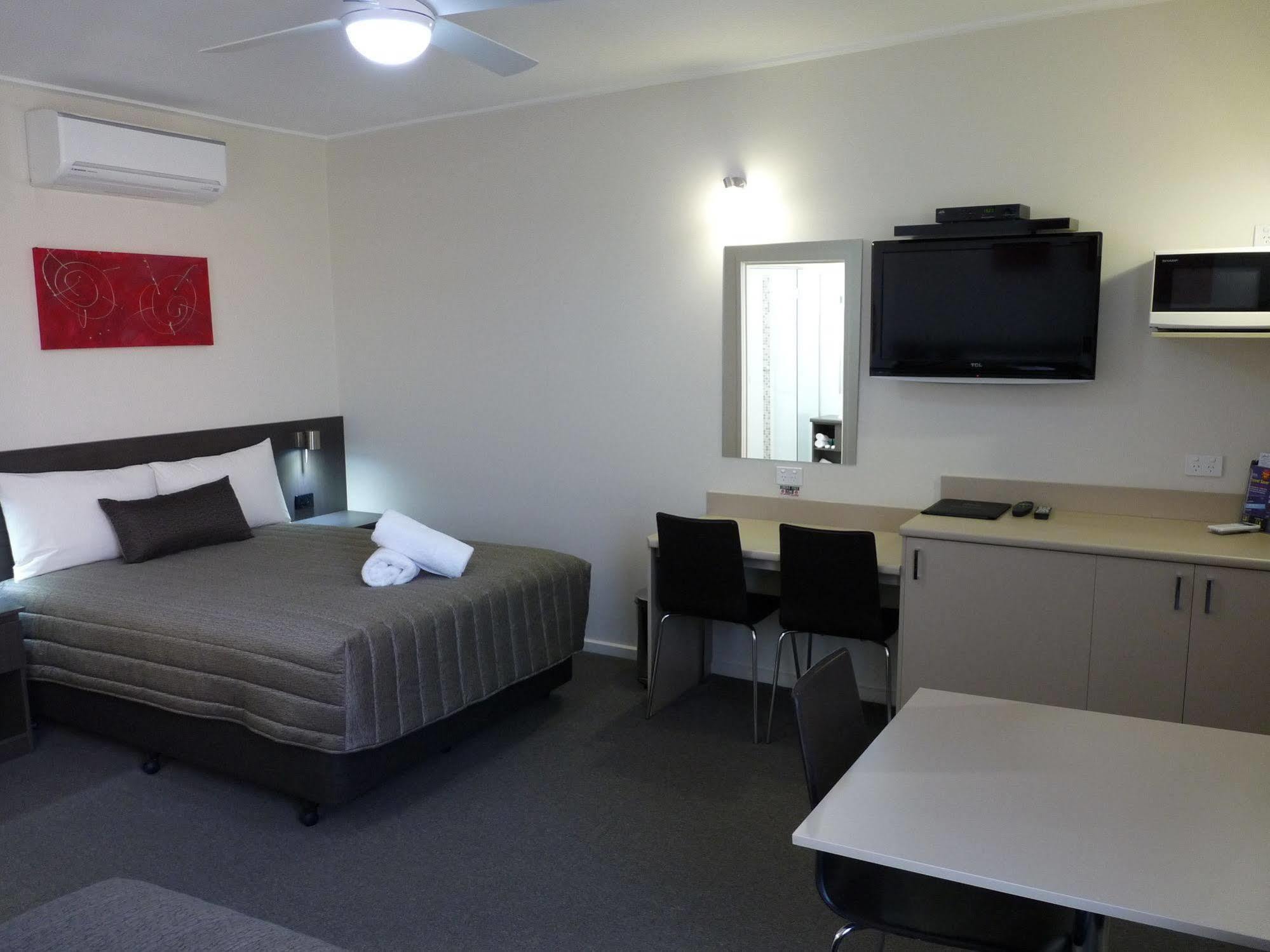 Loddon River Motel Kerang エクステリア 写真