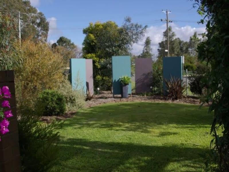 Loddon River Motel Kerang エクステリア 写真