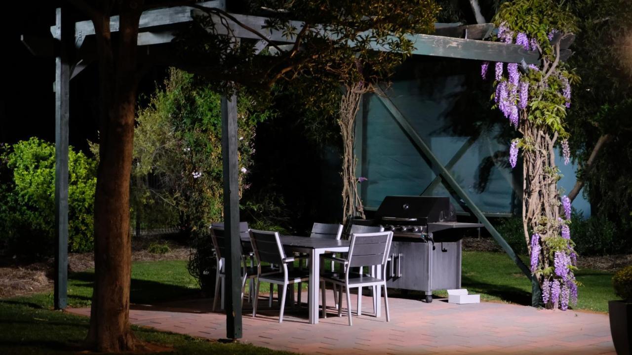 Loddon River Motel Kerang エクステリア 写真
